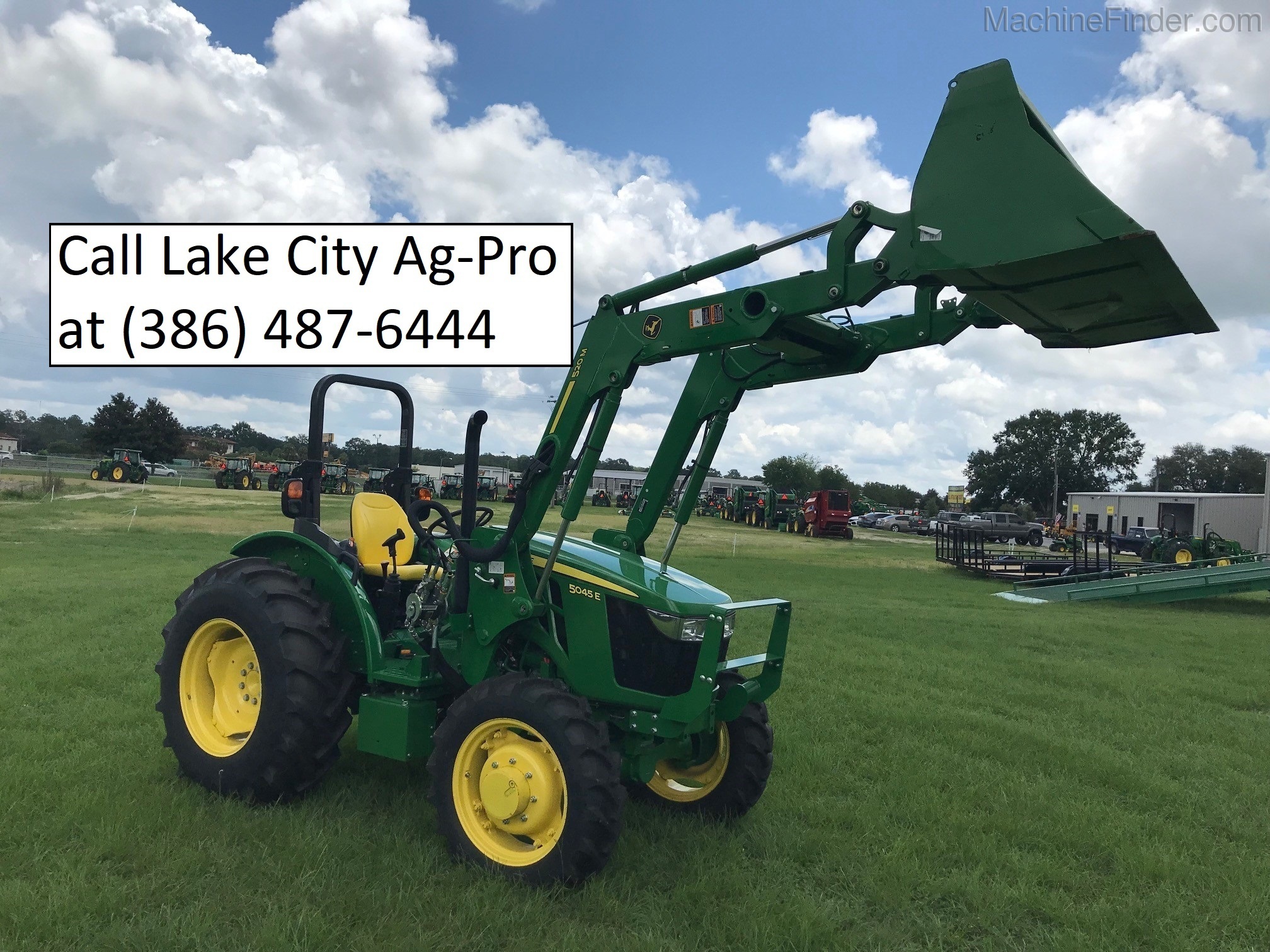 2020 John Deere 5045E Image 1