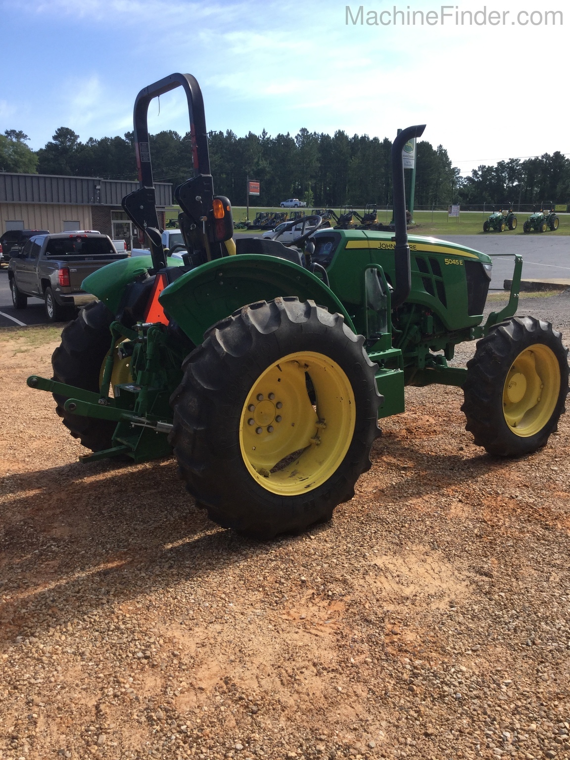 2018 John Deere 5045E Image 7