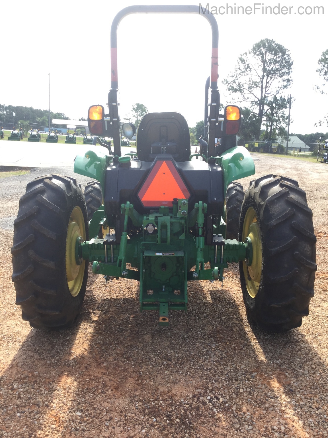 2018 John Deere 5045E Image 2