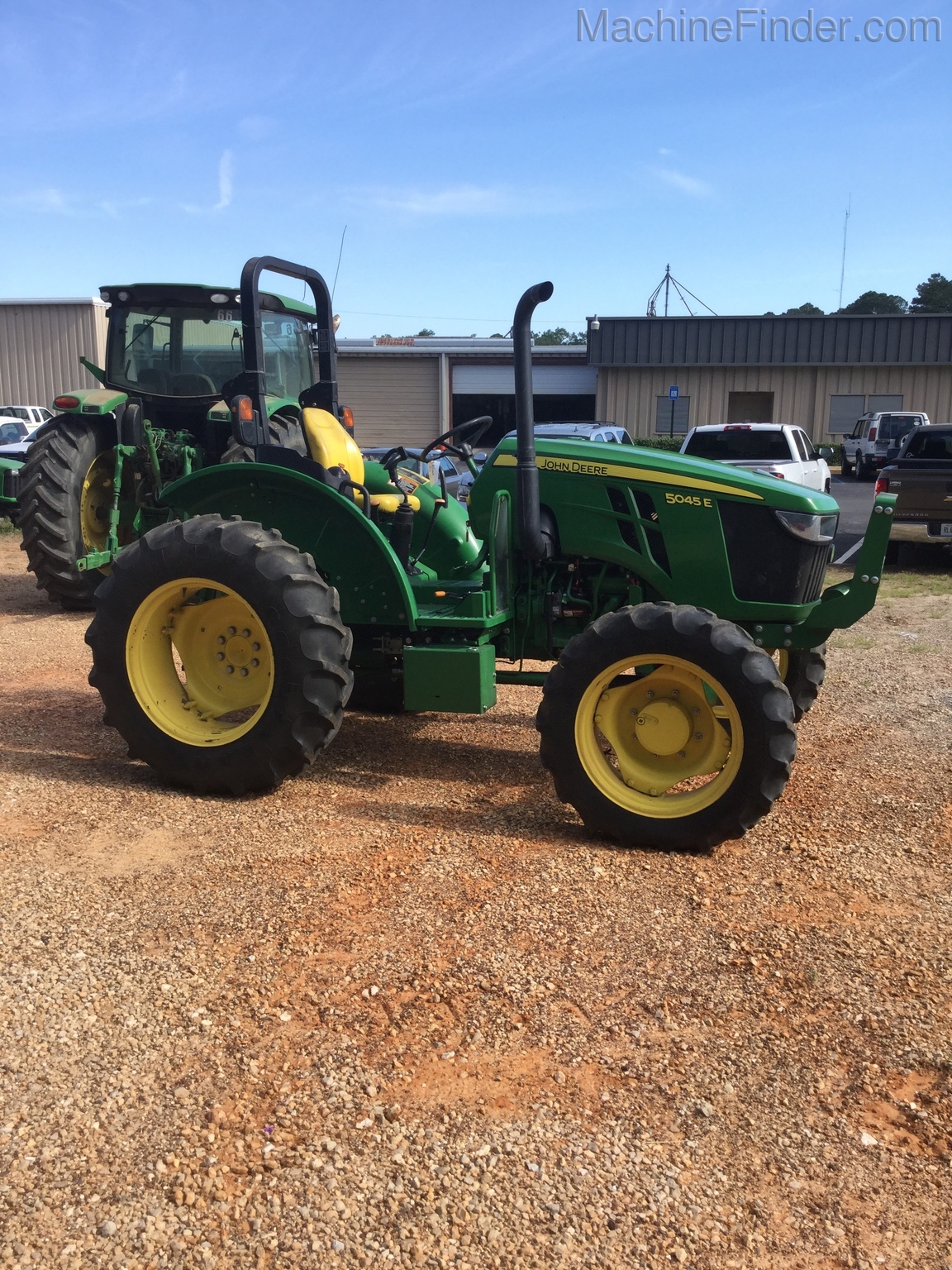 2018 John Deere 5045E Image 6