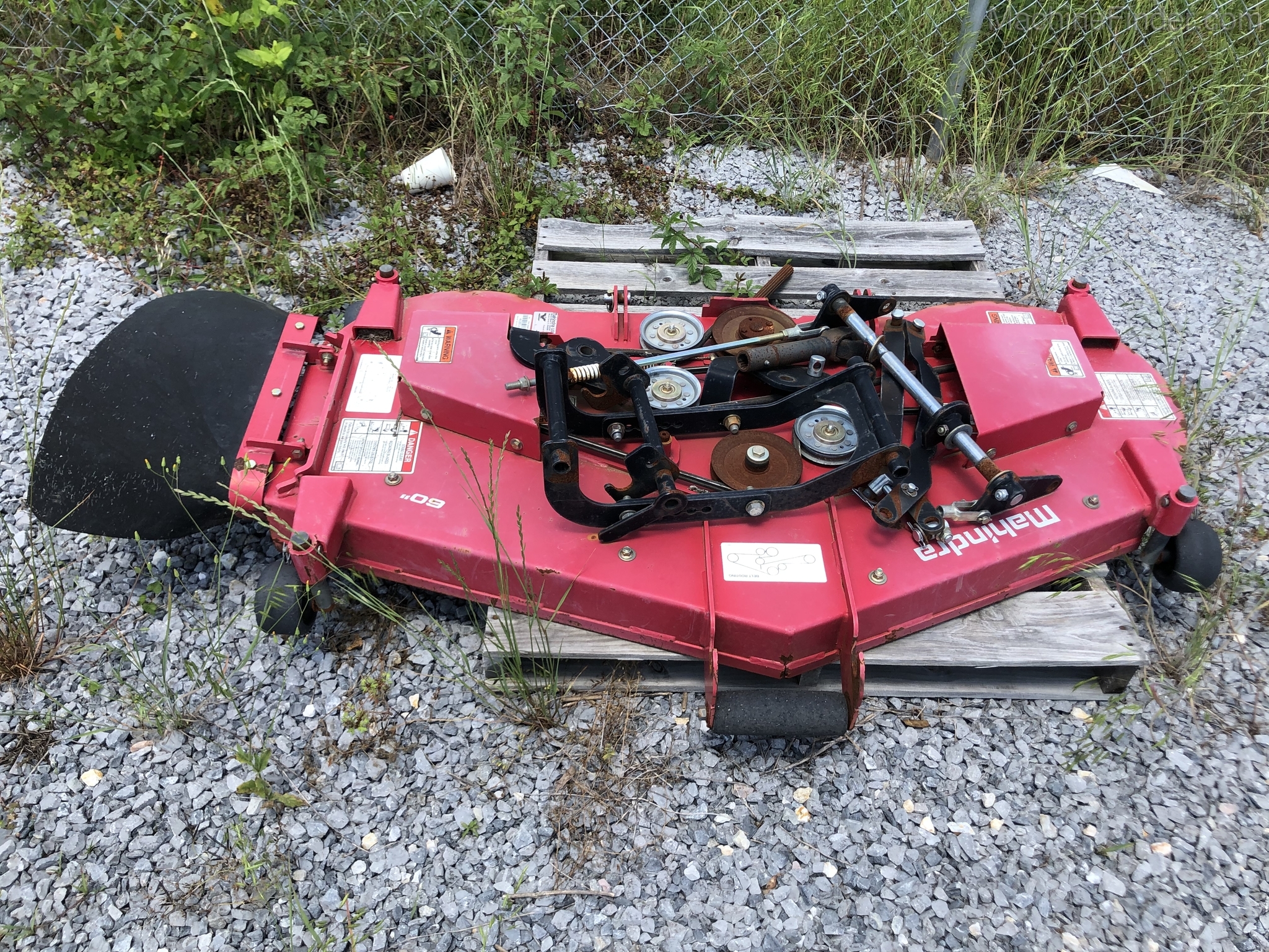 2000 Mahindra EMAX 25L 60