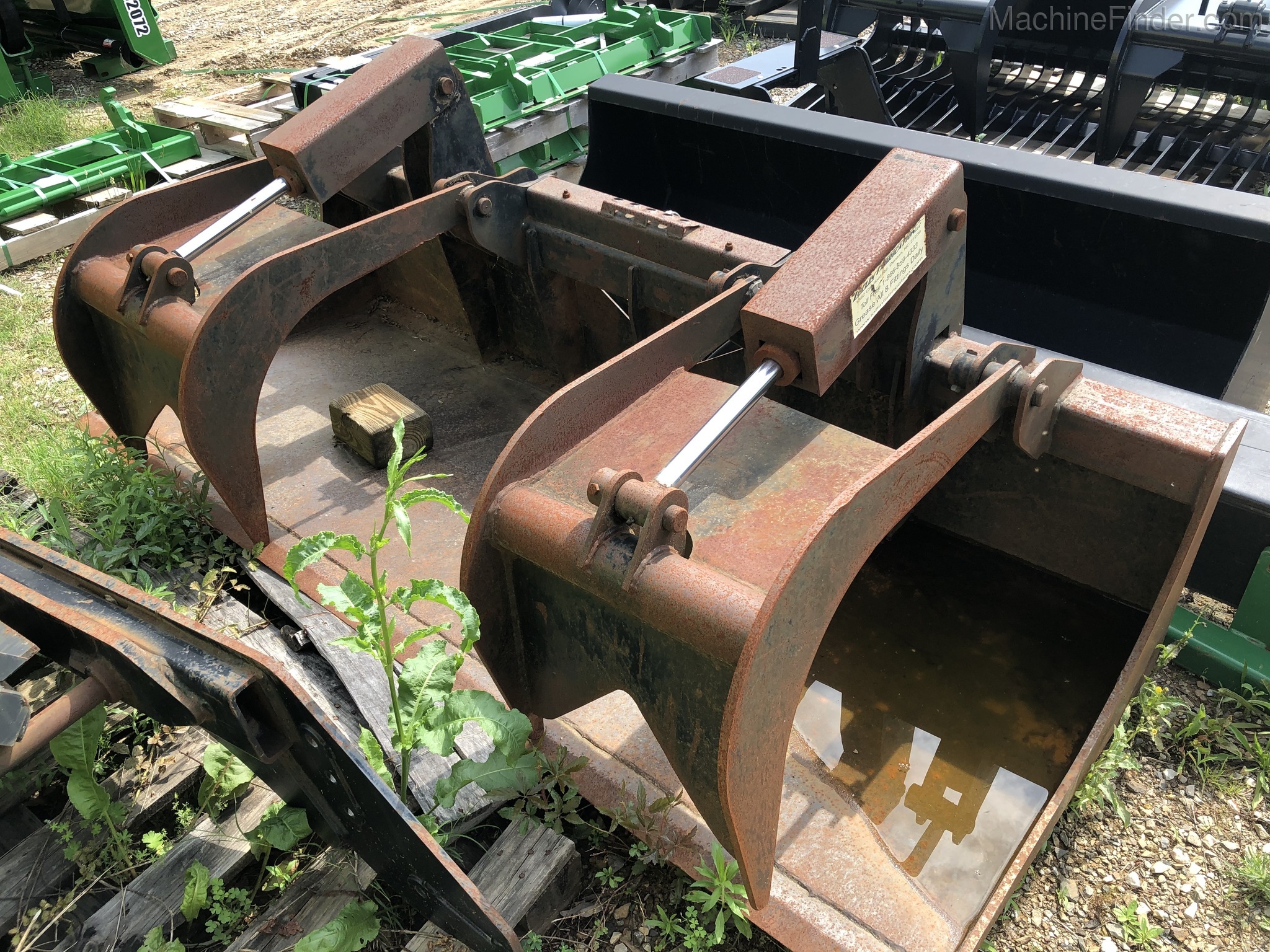 2000 John Deere grapple Image 1