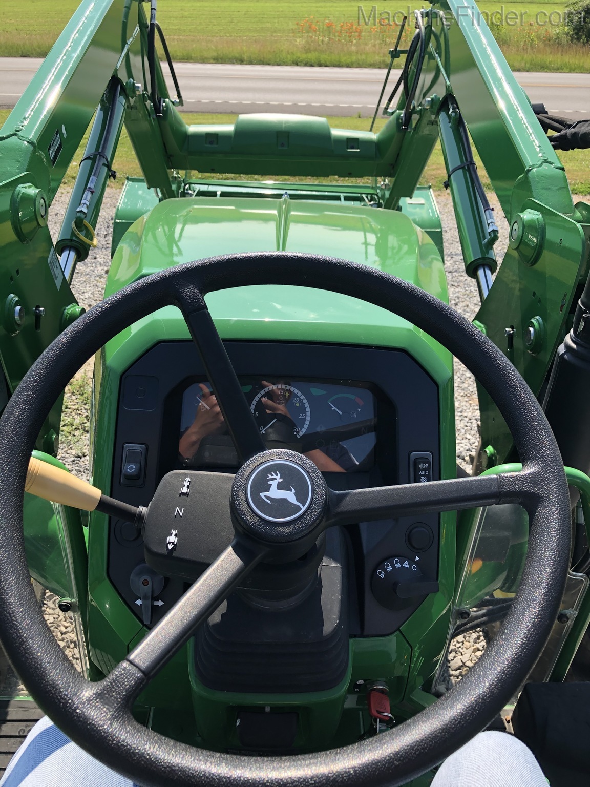 2018 John Deere 5065E Image 2