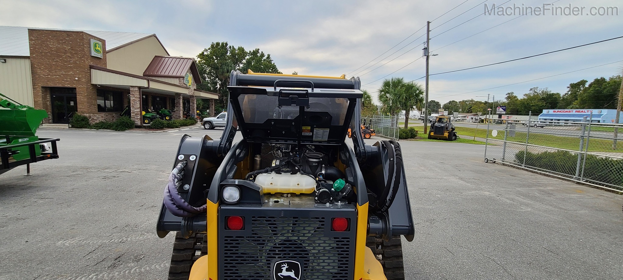 2020 John Deere 325G Image 12