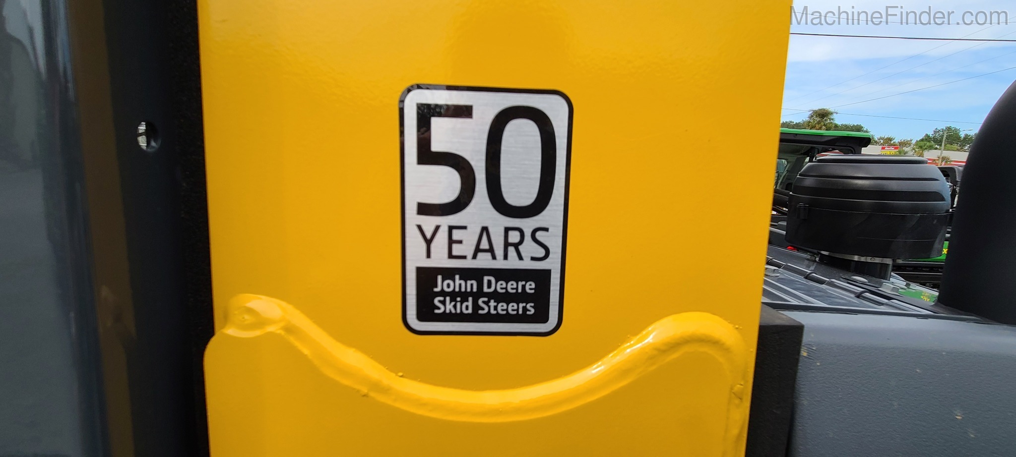 2020 John Deere 325G Image 16