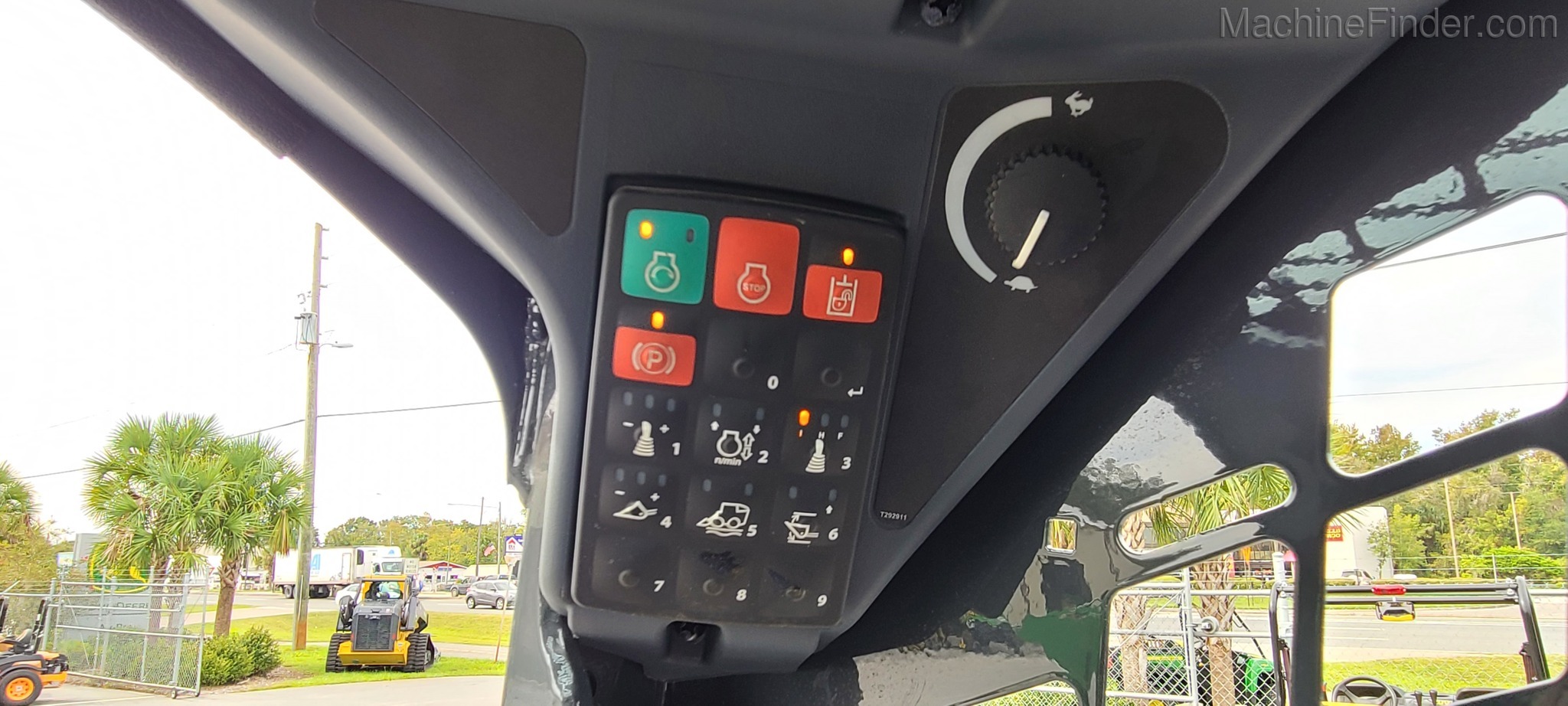 2020 John Deere 325G Image 5