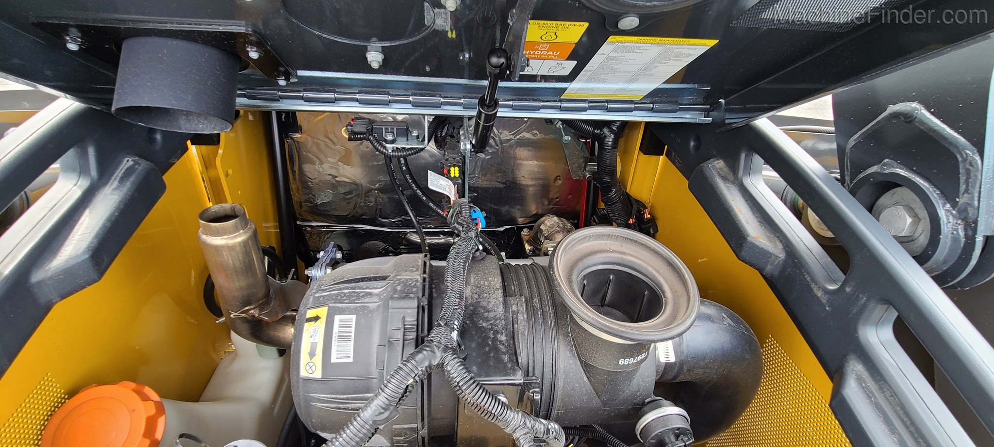 2020 John Deere 325G Image 13