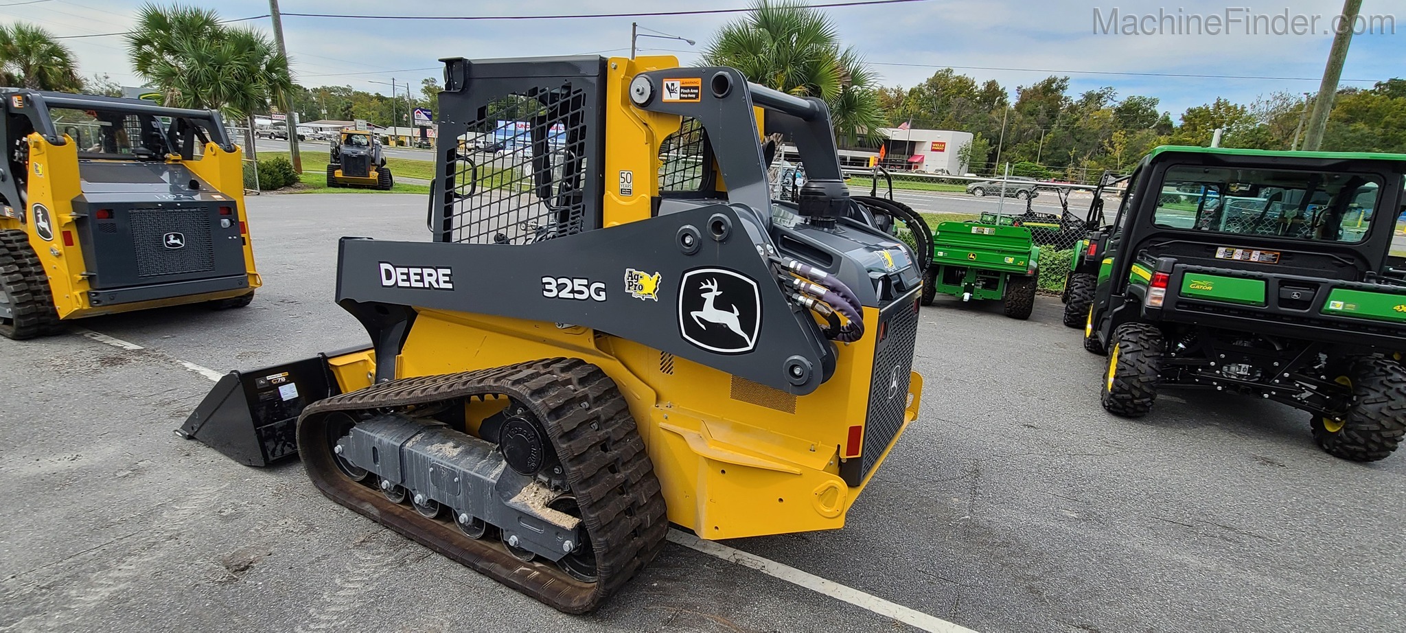 2020 John Deere 325G Image 15