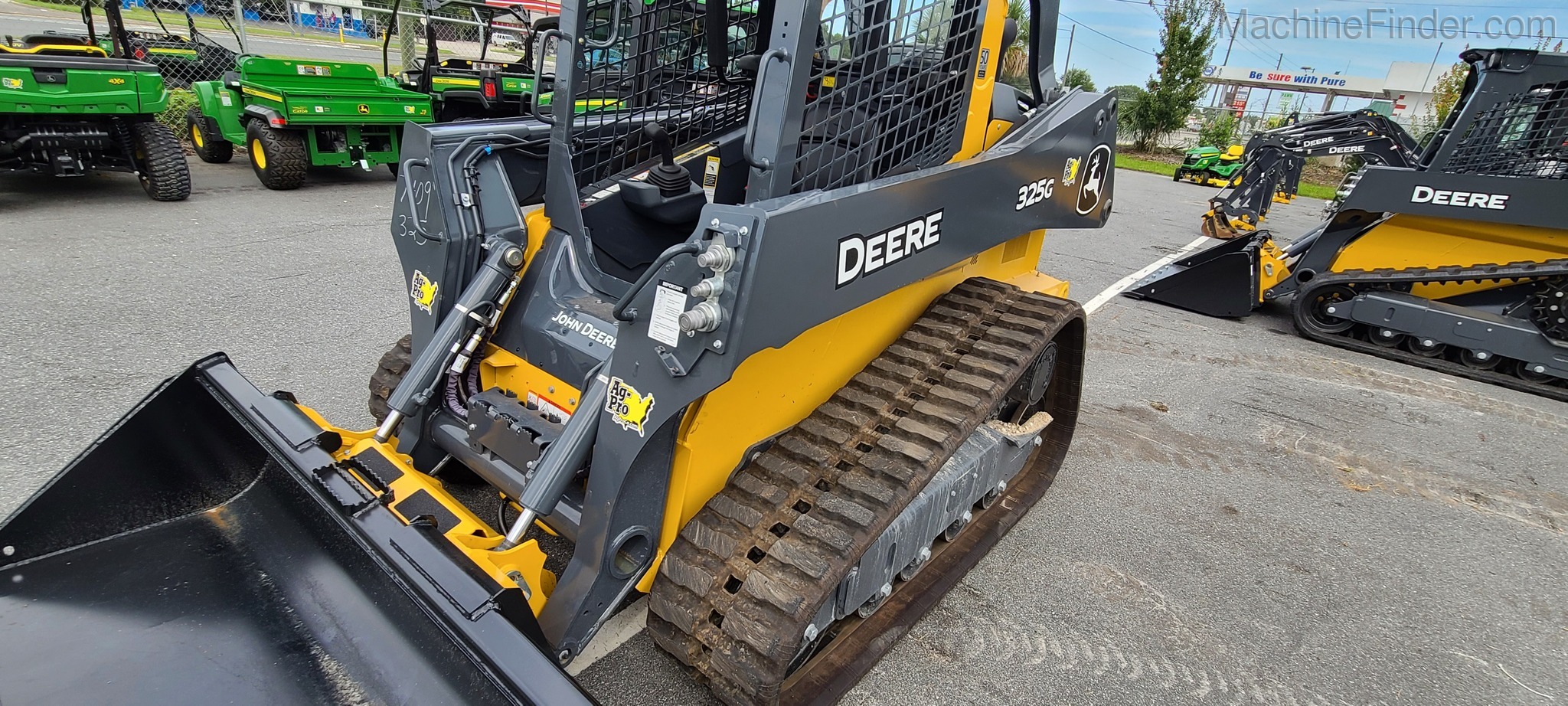 2020 John Deere 325G Image 18