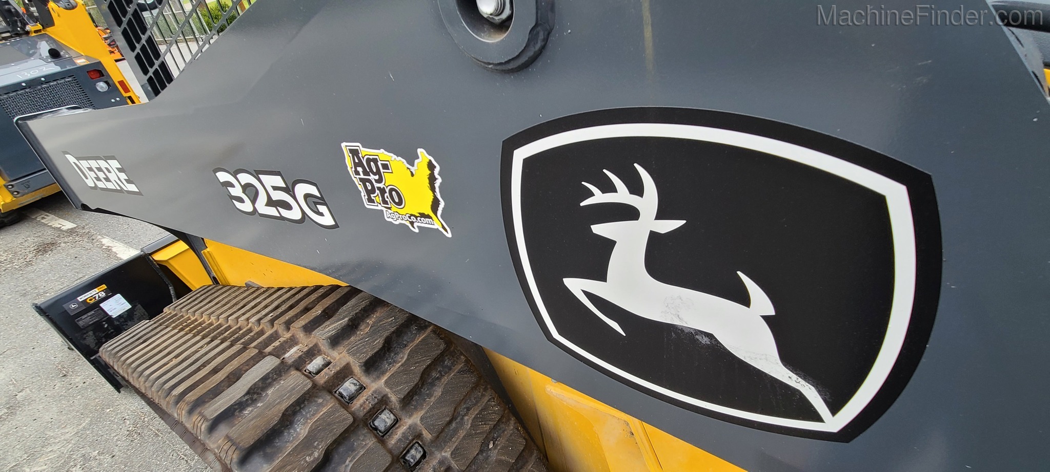 2020 John Deere 325G Image 17