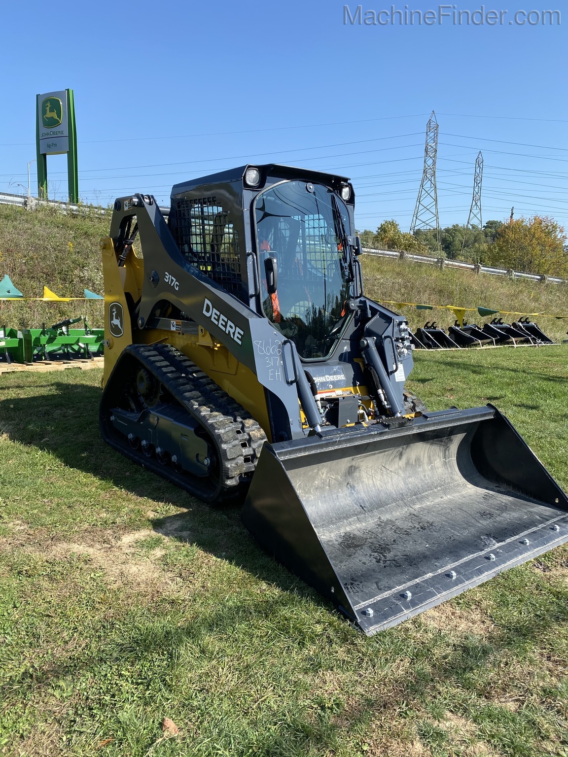 2020 John Deere 317G Image 1