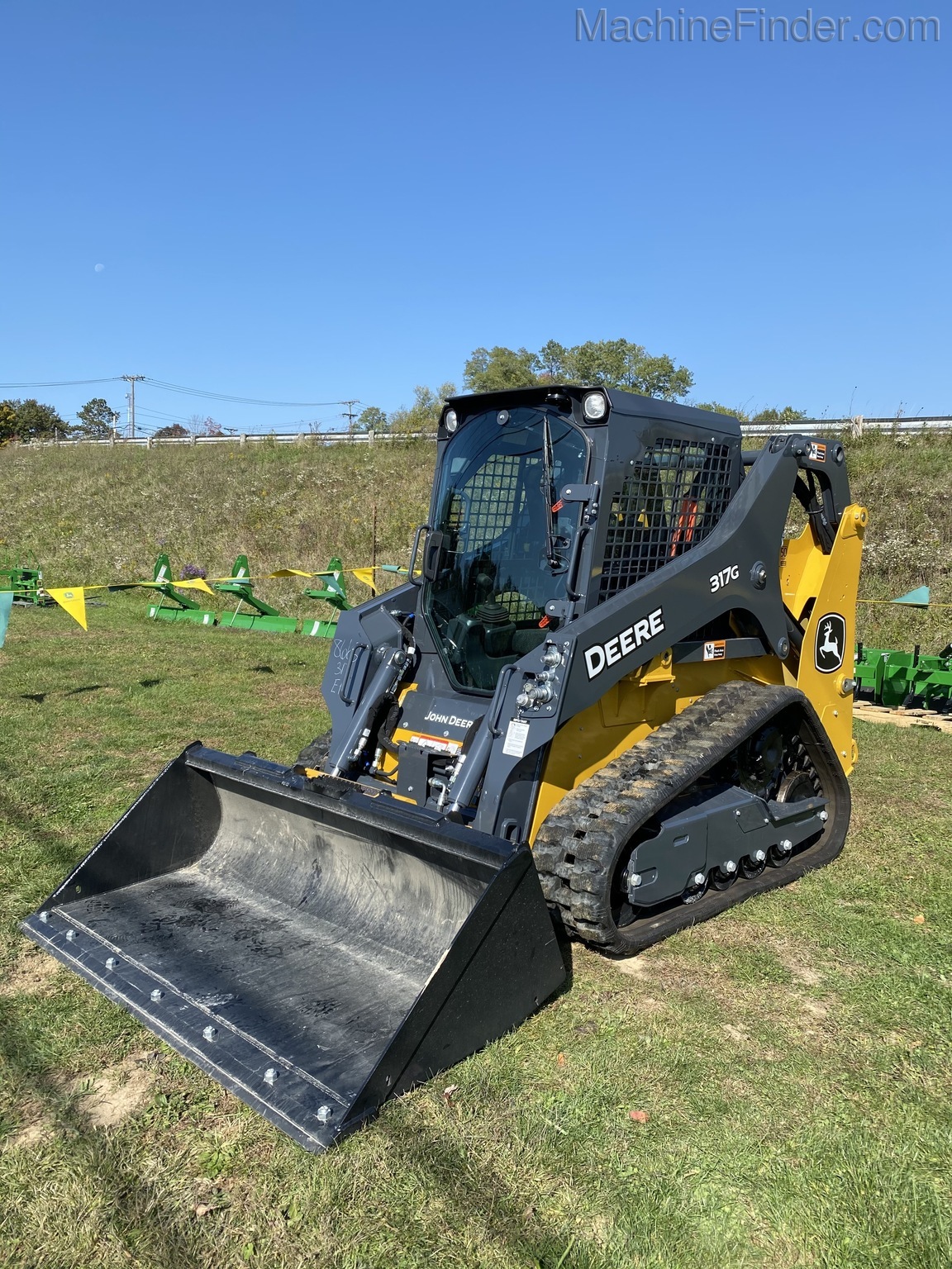 2020 John Deere 317G Image 3