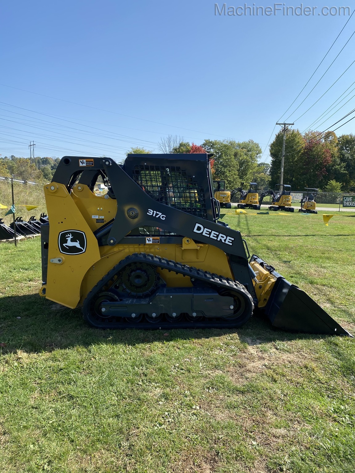 2020 John Deere 317G Image 6