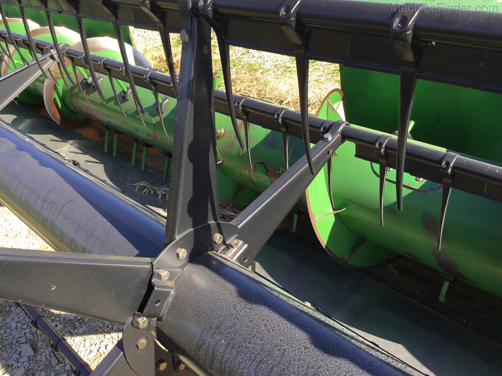 2004 John Deere 630F Image 7