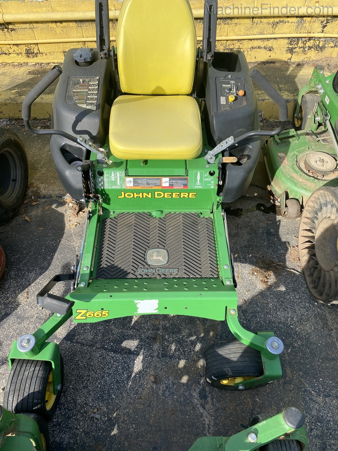 2013 John Deere Z665 Image 1