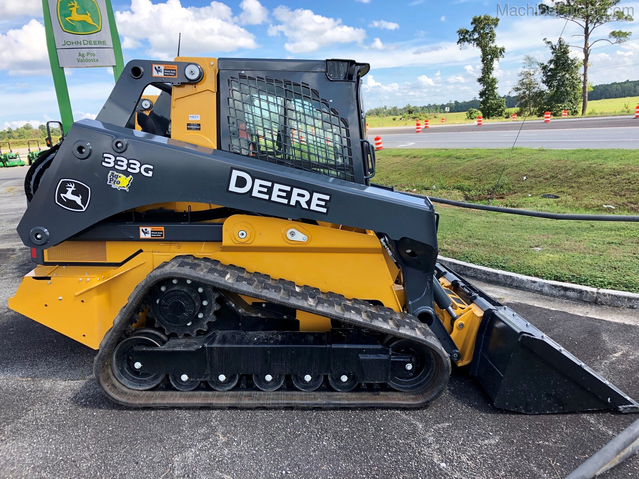 2020 John Deere 333G Image 1