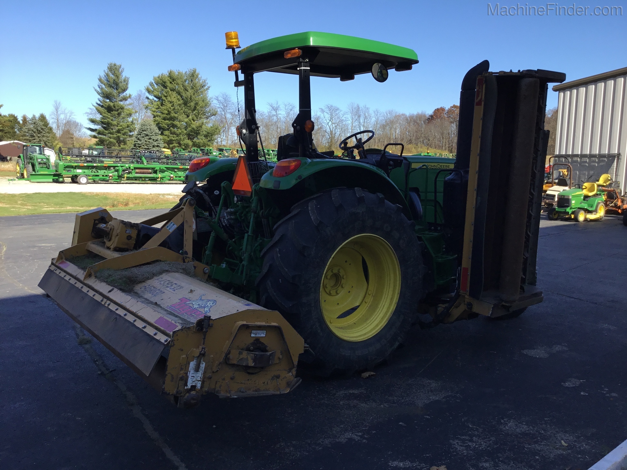 2016 John Deere 6110M Image 17