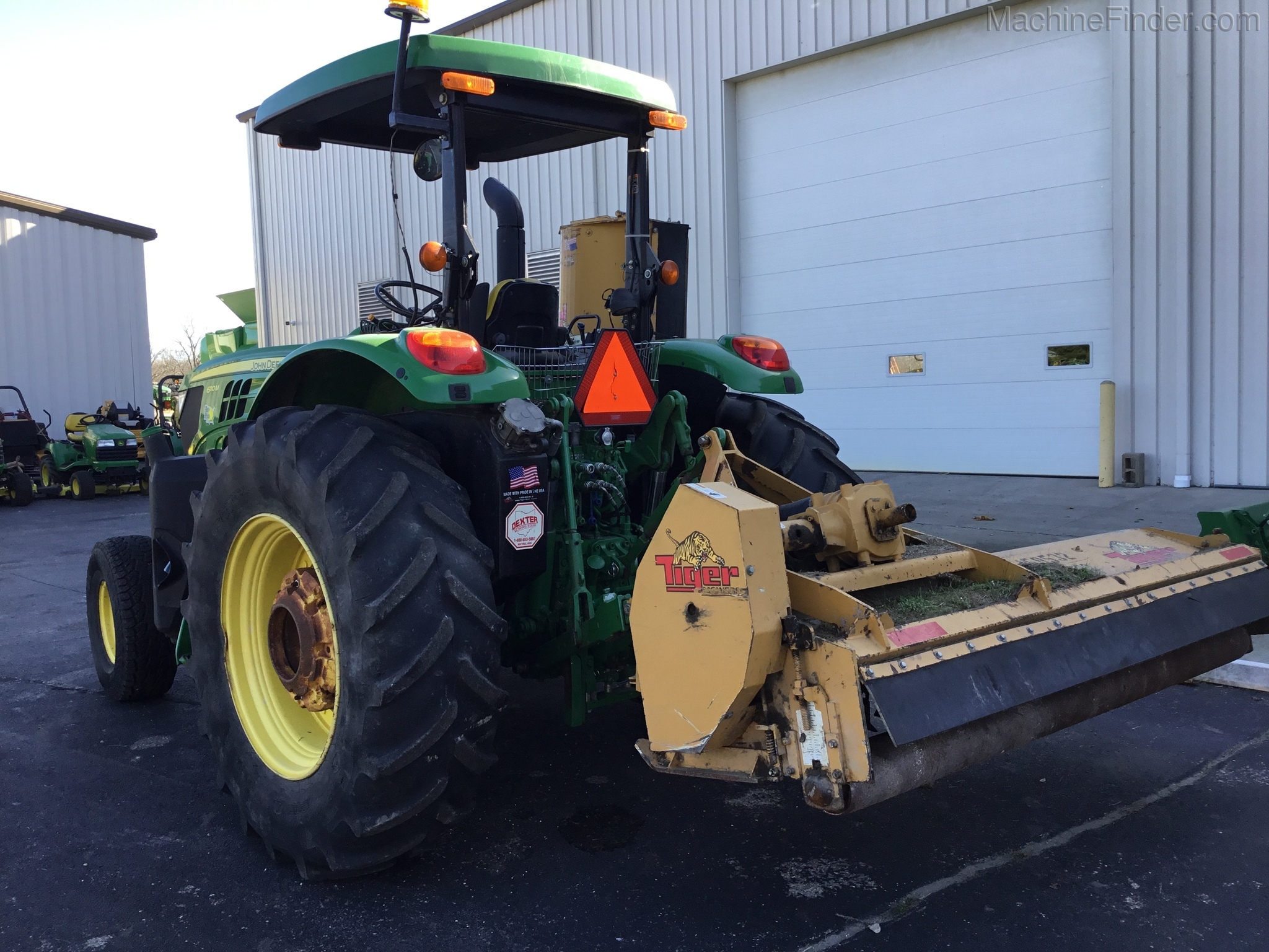 2016 John Deere 6110M Image 12