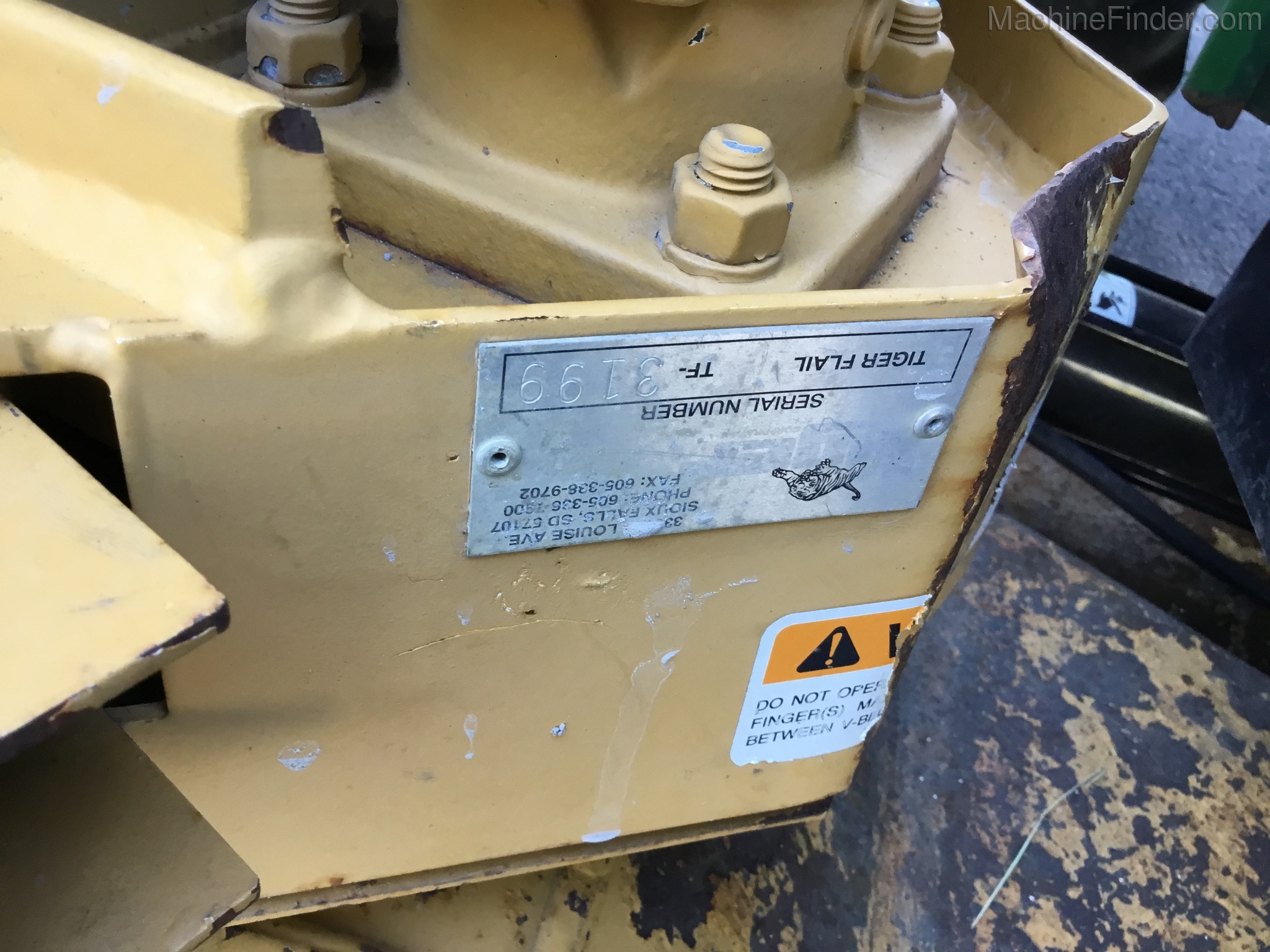 2016 John Deere 6110M Image 18