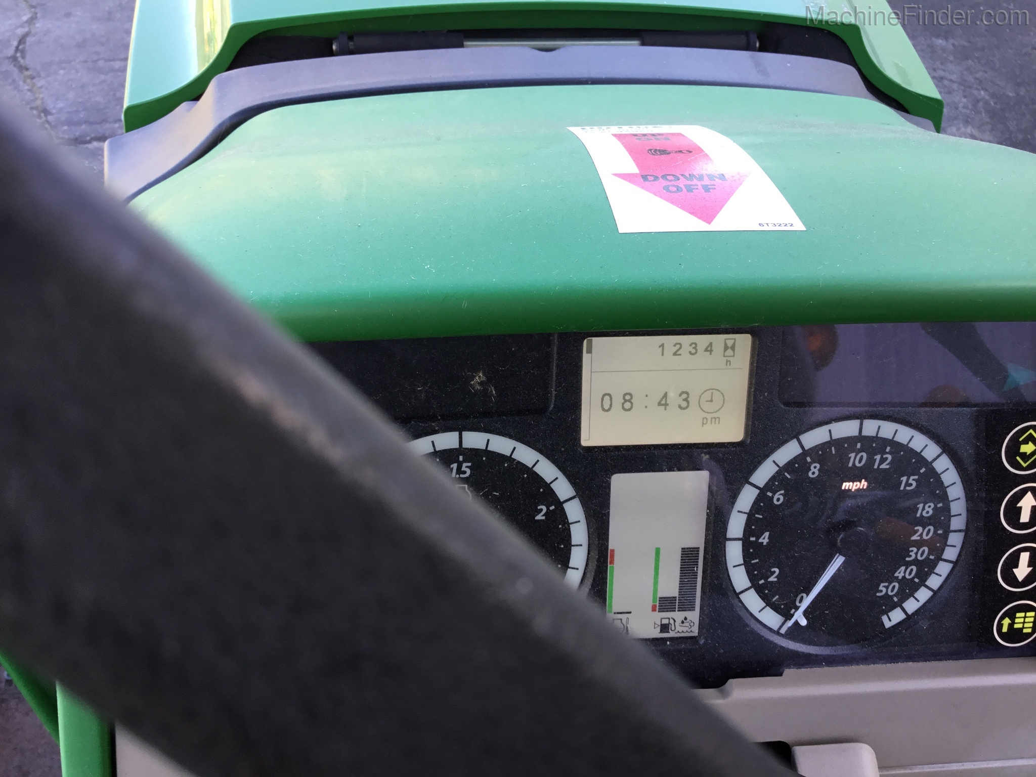 2016 John Deere 6110M Image 32