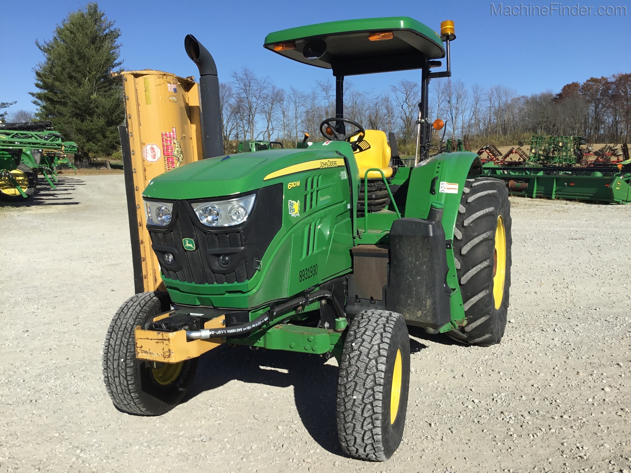 2016 John Deere 6110M Image 9