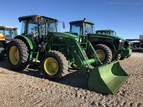2015 John Deere 6105D Image 2