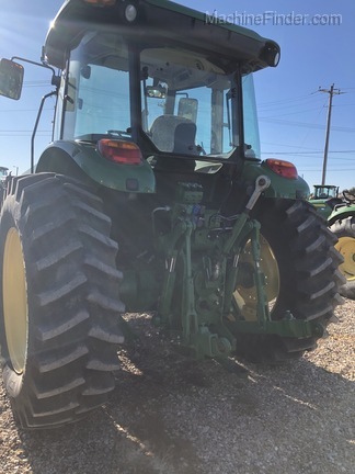 2015 John Deere 6105D Image 5