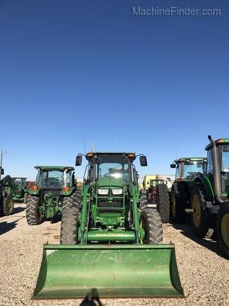 2015 John Deere 6105D Image 3