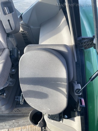 2016 John Deere 6155M Image 10