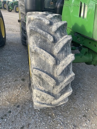 2016 John Deere 6155M Image 4