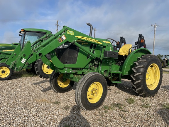 2015 John Deere 5045E Image 1
