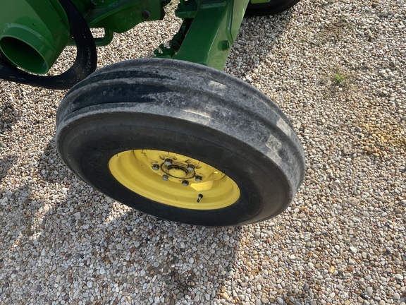 2015 John Deere 5045E Image 4