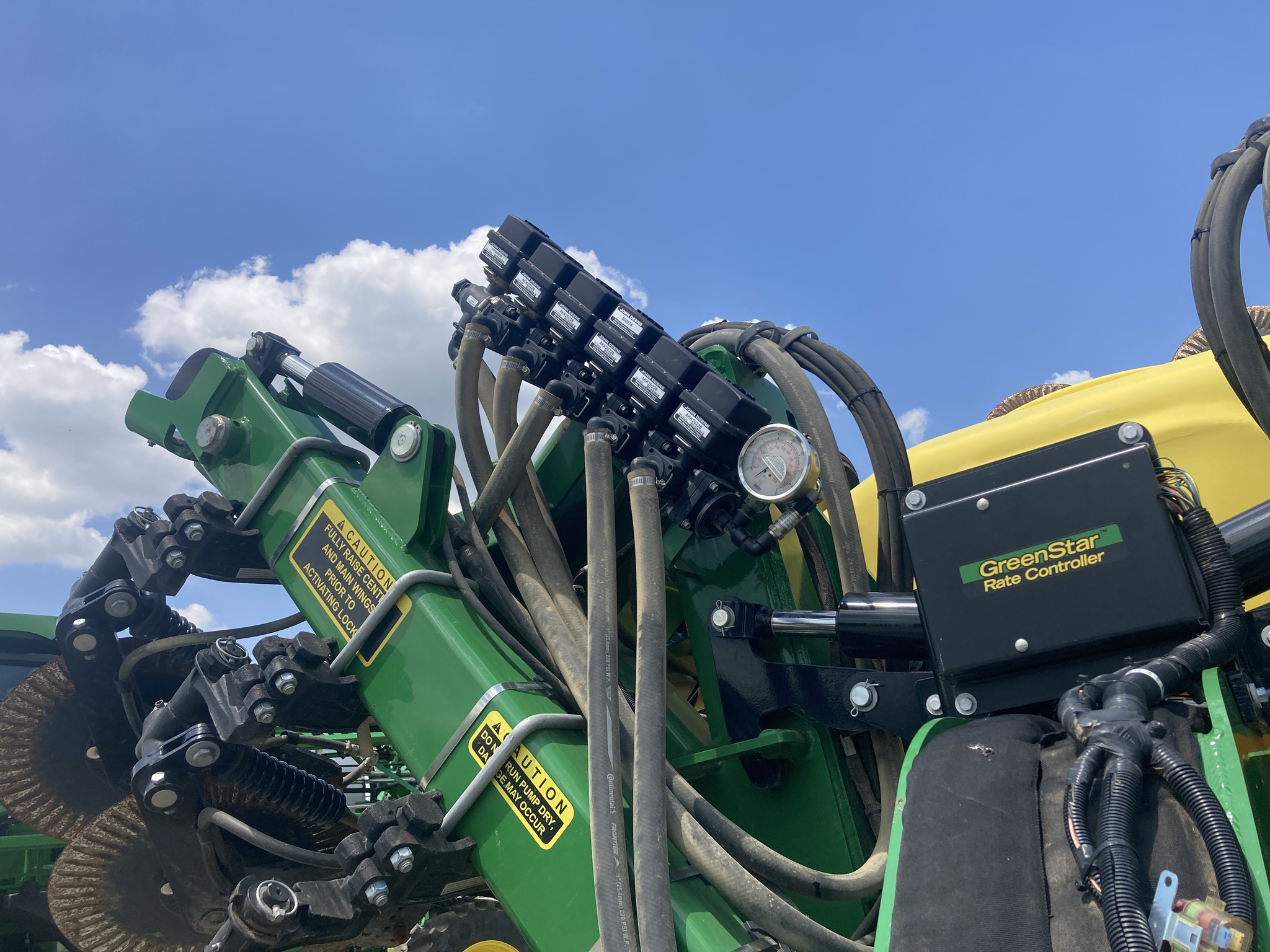 2021 John Deere 2530L Image 2