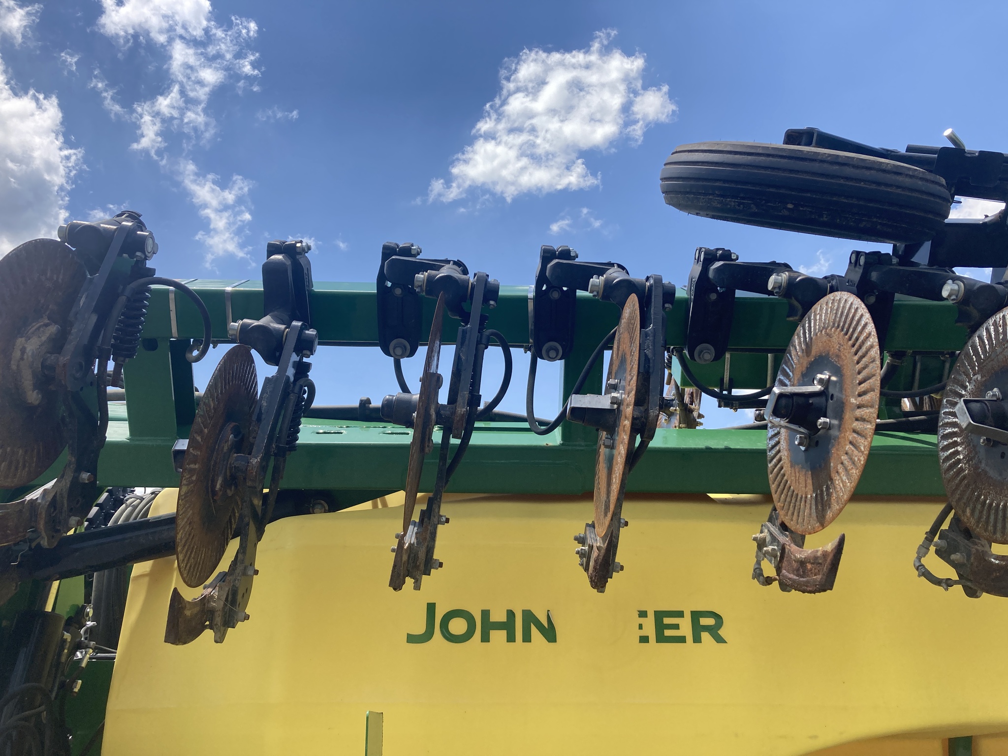 2021 John Deere 2530L Image 5