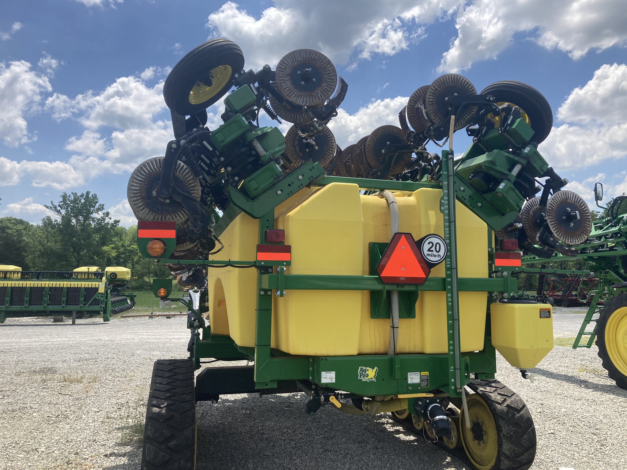 2021 John Deere 2530L Image 6