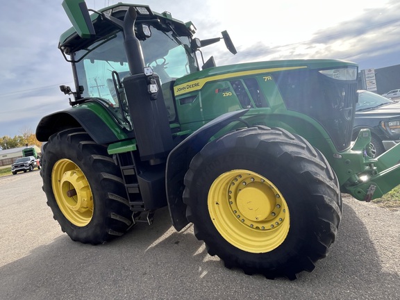 2020 John Deere 7R 230