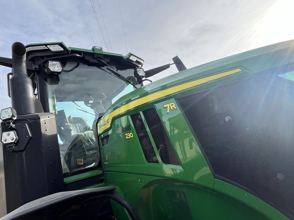 2020 John Deere 7R 230