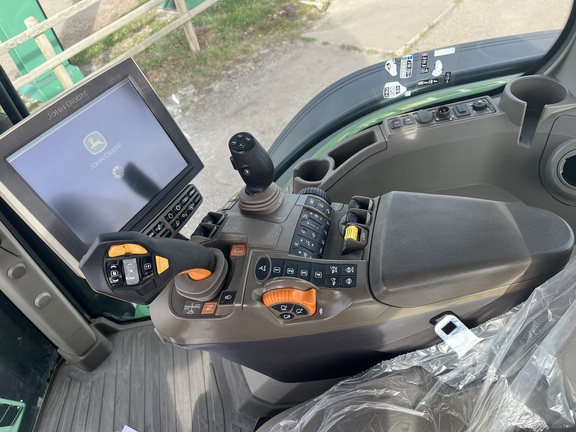 2020 John Deere 7R 230