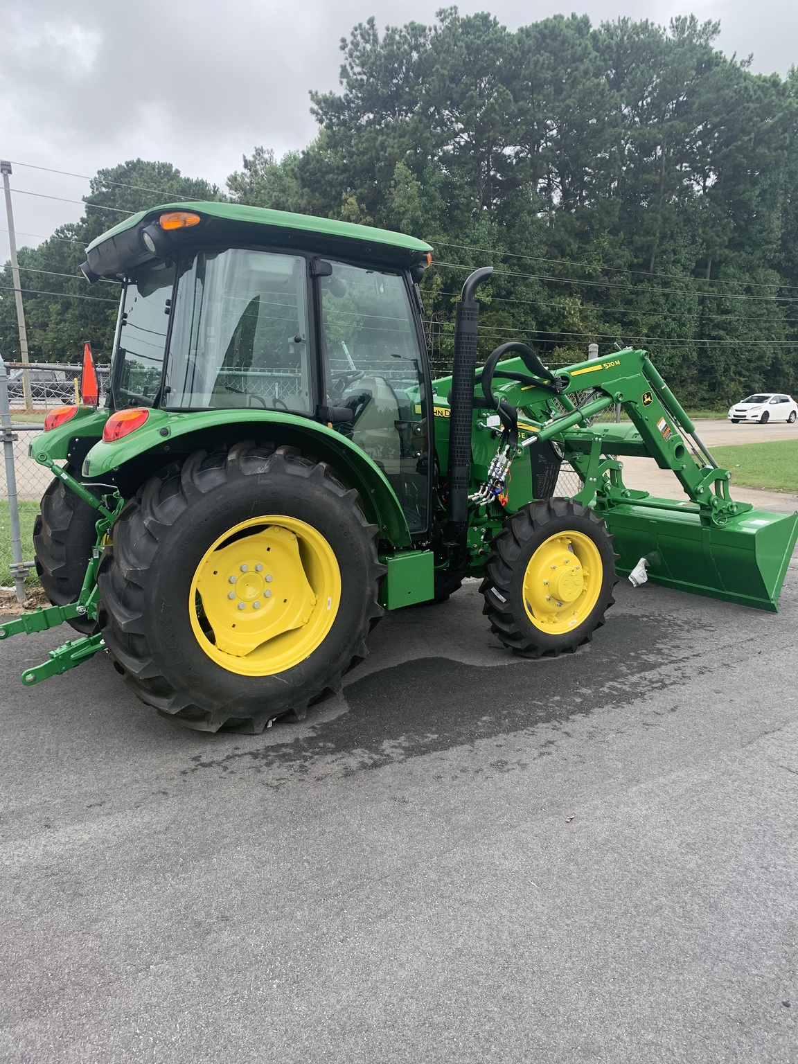 2024 John Deere 5075E Image 5