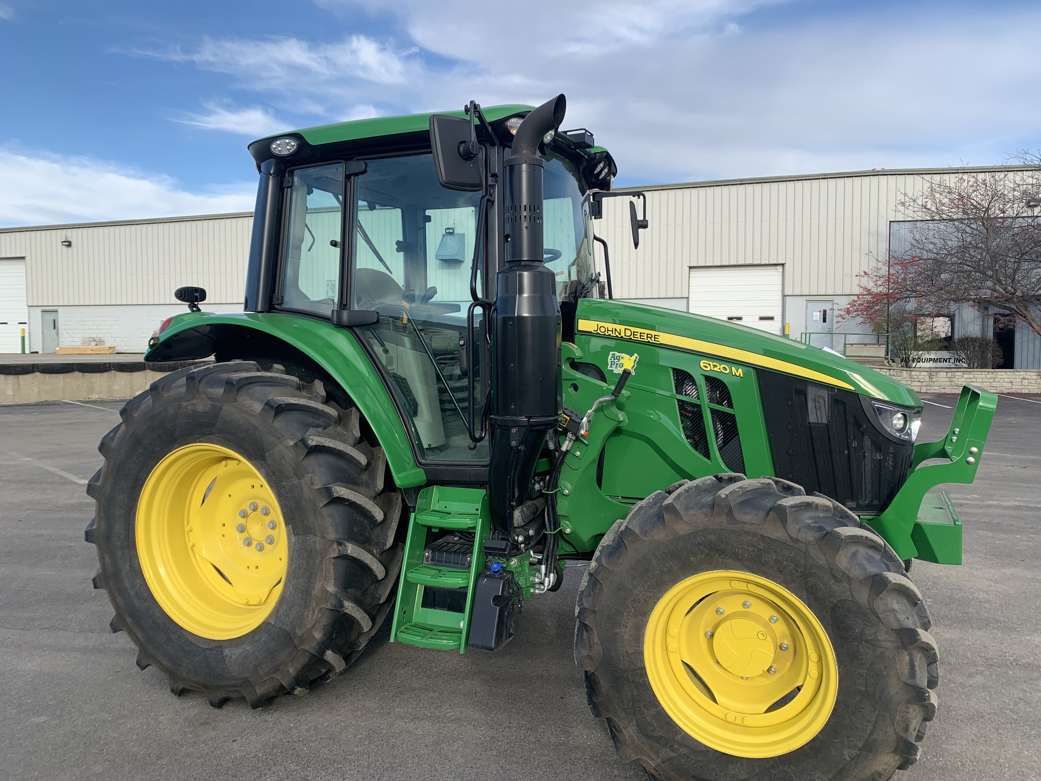 2023 John Deere 6120M Image 1
