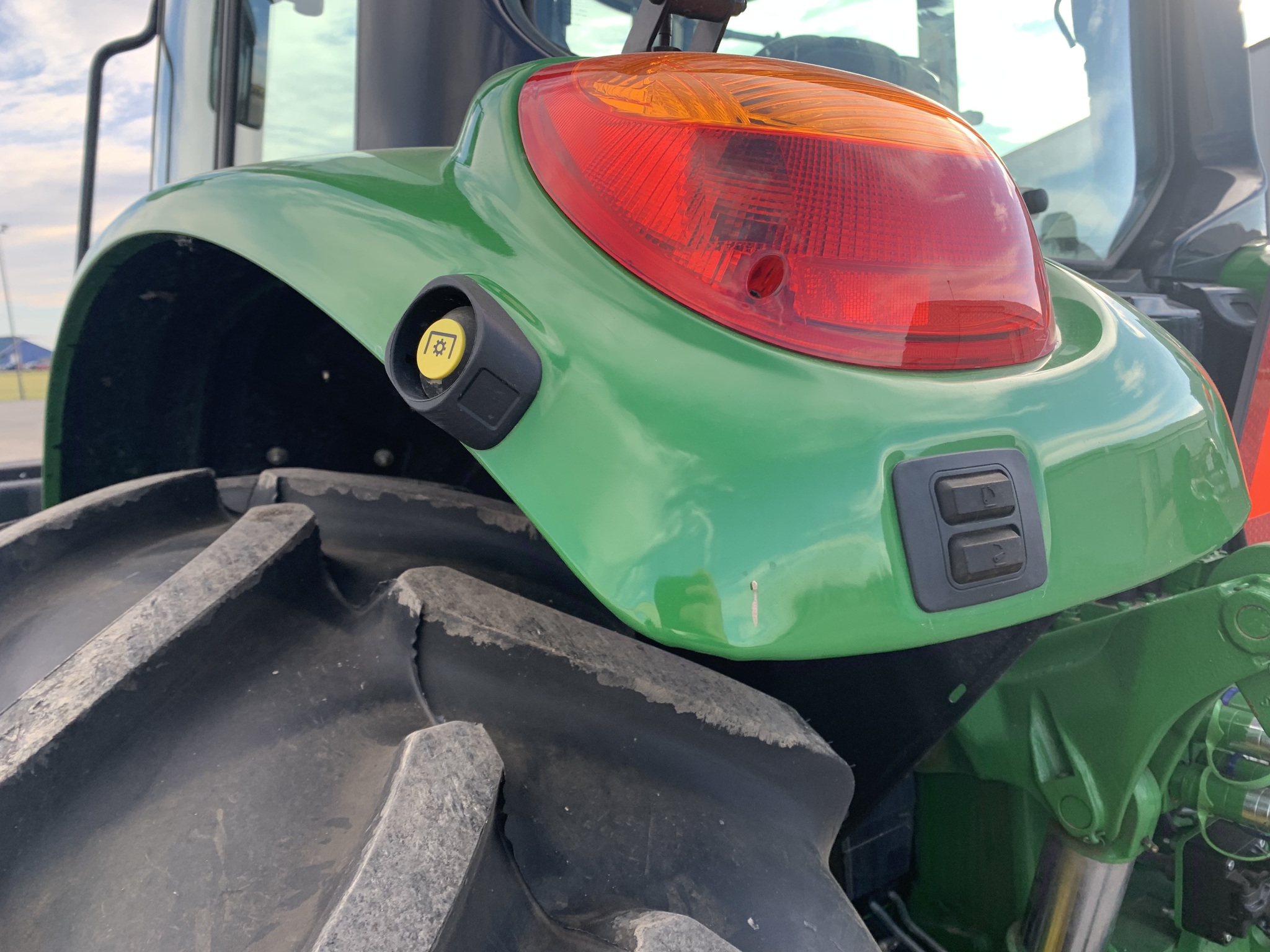 2023 John Deere 6120M Image 4