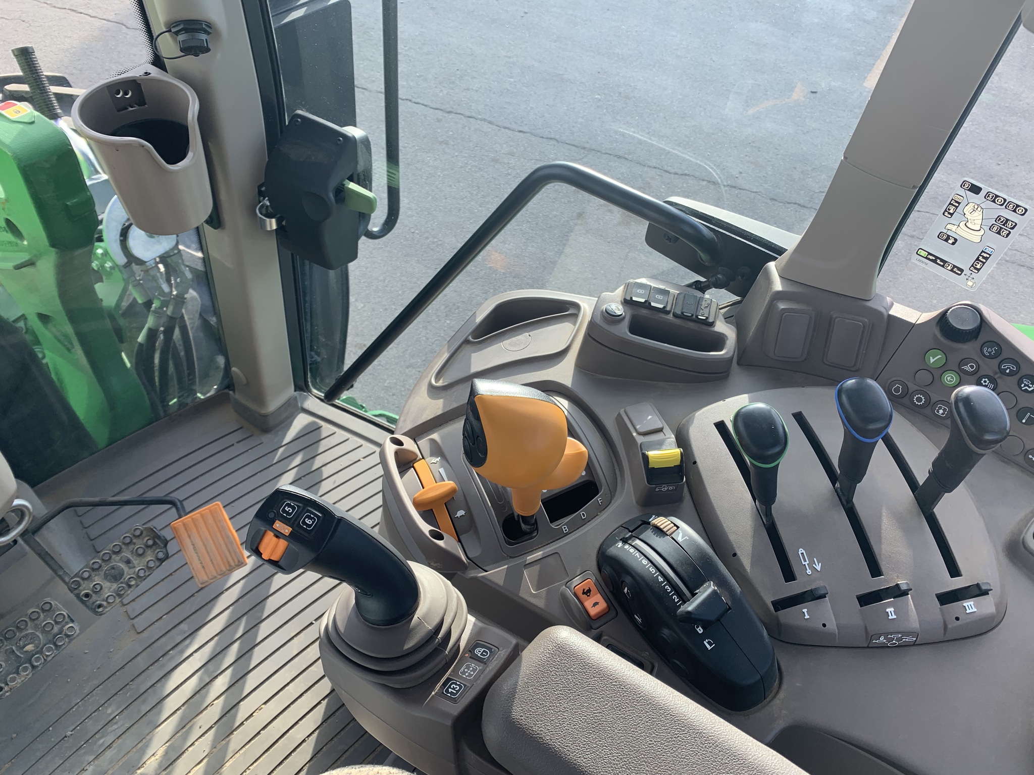 2023 John Deere 6120M Image 10