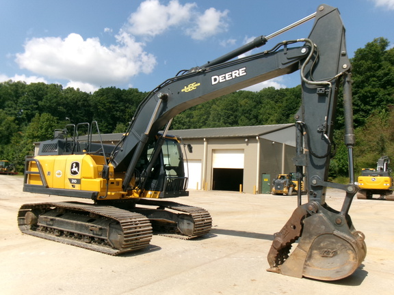 2024 John Deere 210P