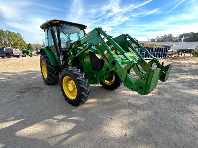 2019 John Deere 5090E Image 4