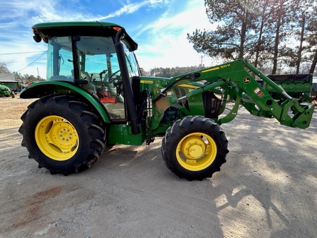 2019 John Deere 5090E Image 5