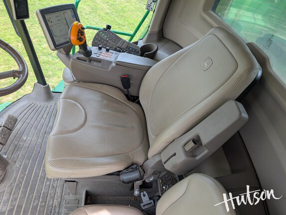 Photo of 2016 John Deere S690