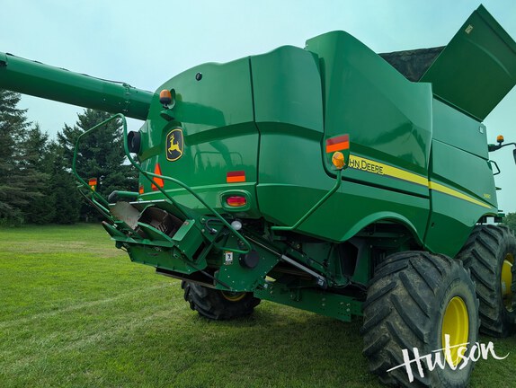 Photo of 2016 John Deere S690