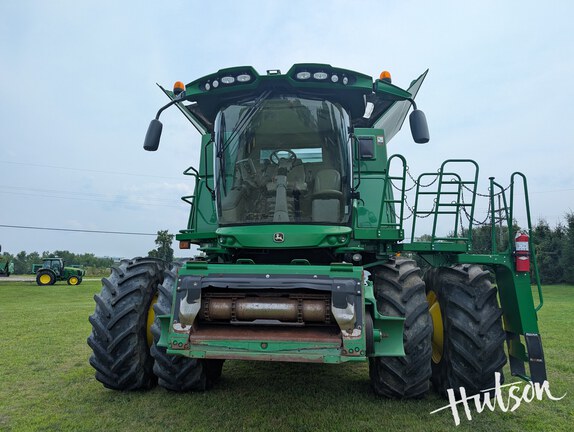 Photo of 2016 John Deere S690