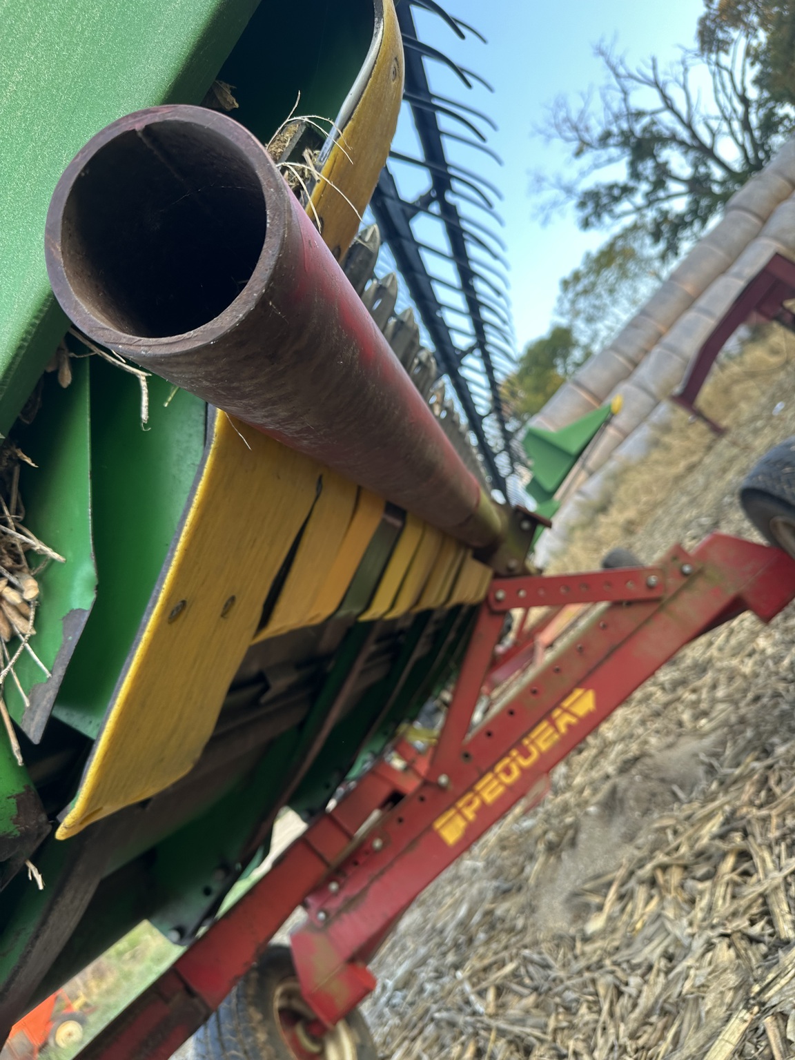 2004 John Deere 625F Image 3