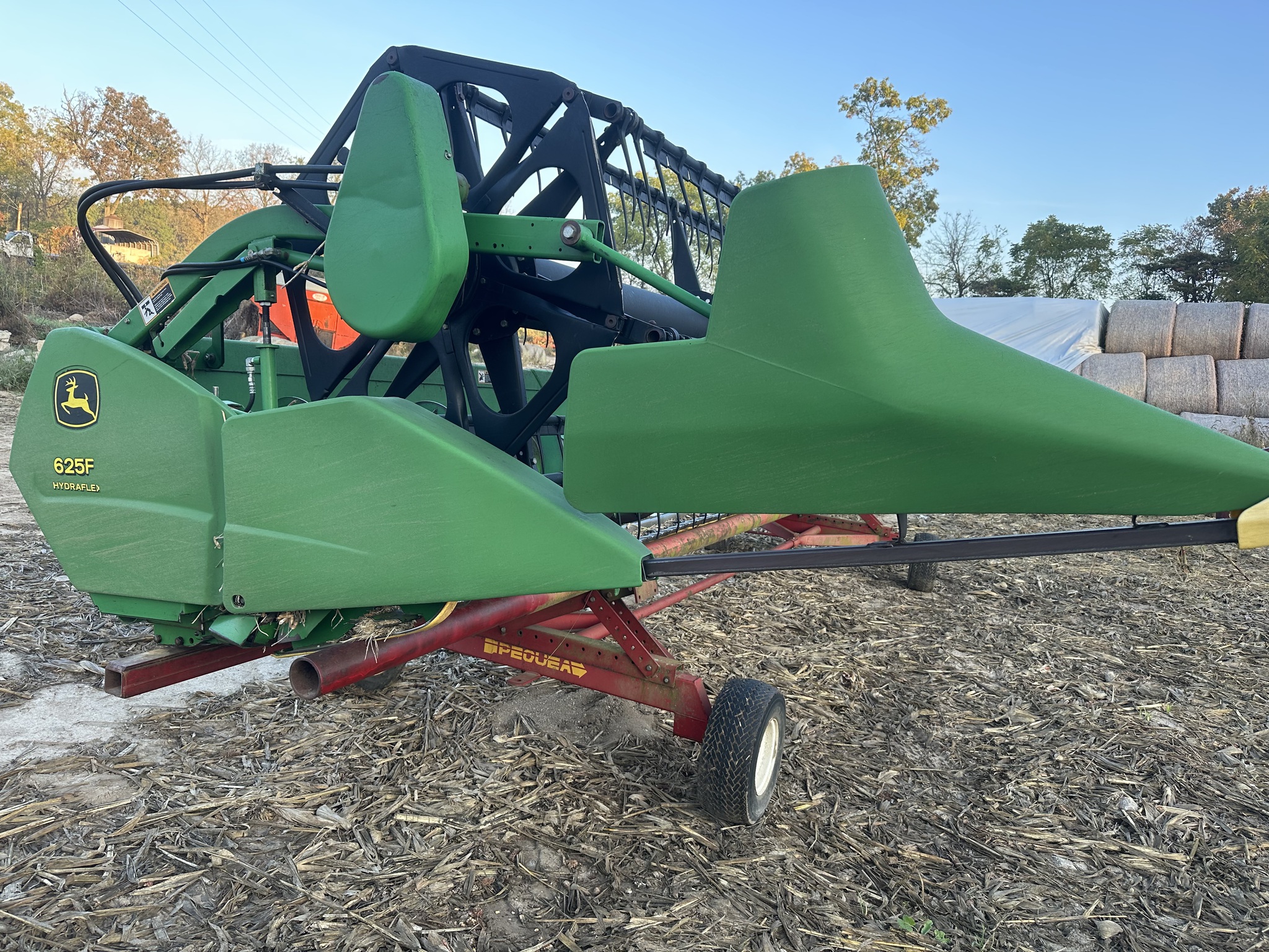 2004 John Deere 625F Image 2